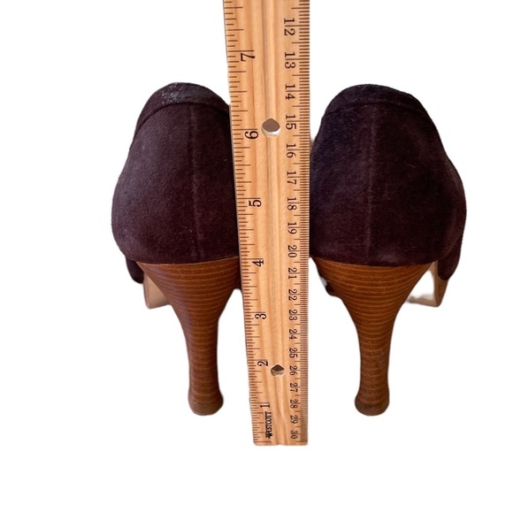 Steve Madden Open Toe Suede Heels in Chocolate Color Size: 7.5 - Picture 5 of 11